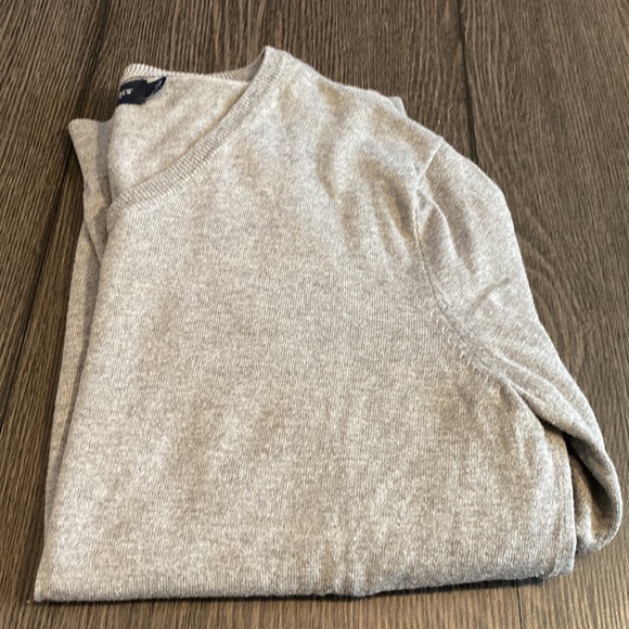 J. Crew Factory V-Neck long sleeve sweater. Size LT. Medium gray. Lightweight. - Picture 6 of 12